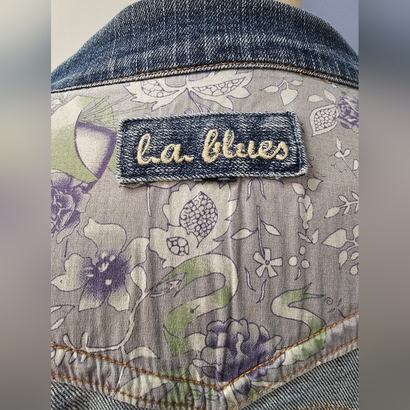 Like New 1X l.a. blues Stylish Jean Jacket, 3 Pockets, Fun Stitching Accents - Picture 2 of 14